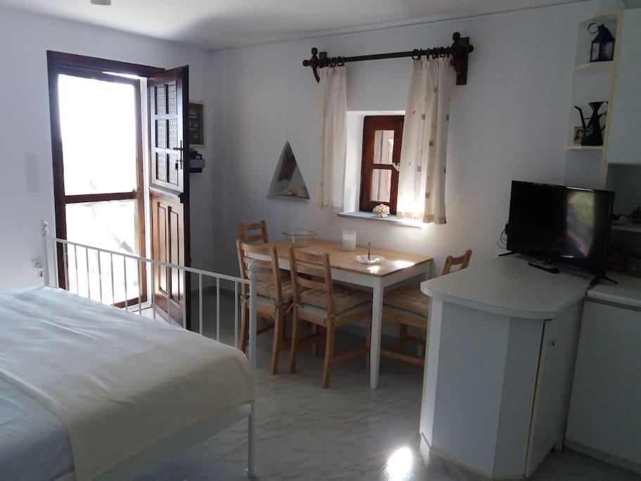 Grandpa Simos' Traditional Guest House Agios Romanos Екстер'єр фото